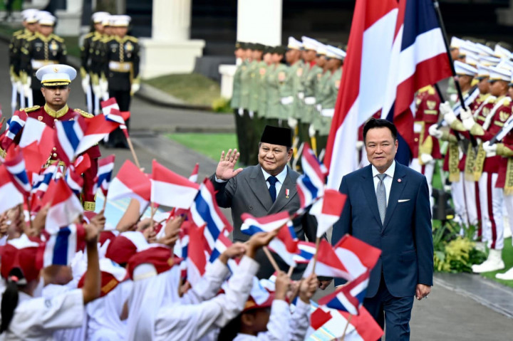  Presiden RI Prabowo Subianto menyambut Perdana Menteri (PM) Tailan Anutin Charnvirakul dalam kunjungan resminya di Istana Merdeka, Jakarta, Senin, 3 Agustus 2026.