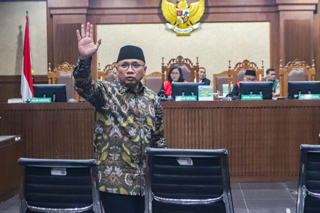 Terdakwa mantan Menteri Agama Yaqut Cholil Qoumas bersiap menjalani sidang pembacaan dakwaan kasus dugaan korupsi kuota haji periode 2023–2024 di Pengadilan Tipikor, Jakarta, Selasa, 11 Agustus 2026.
