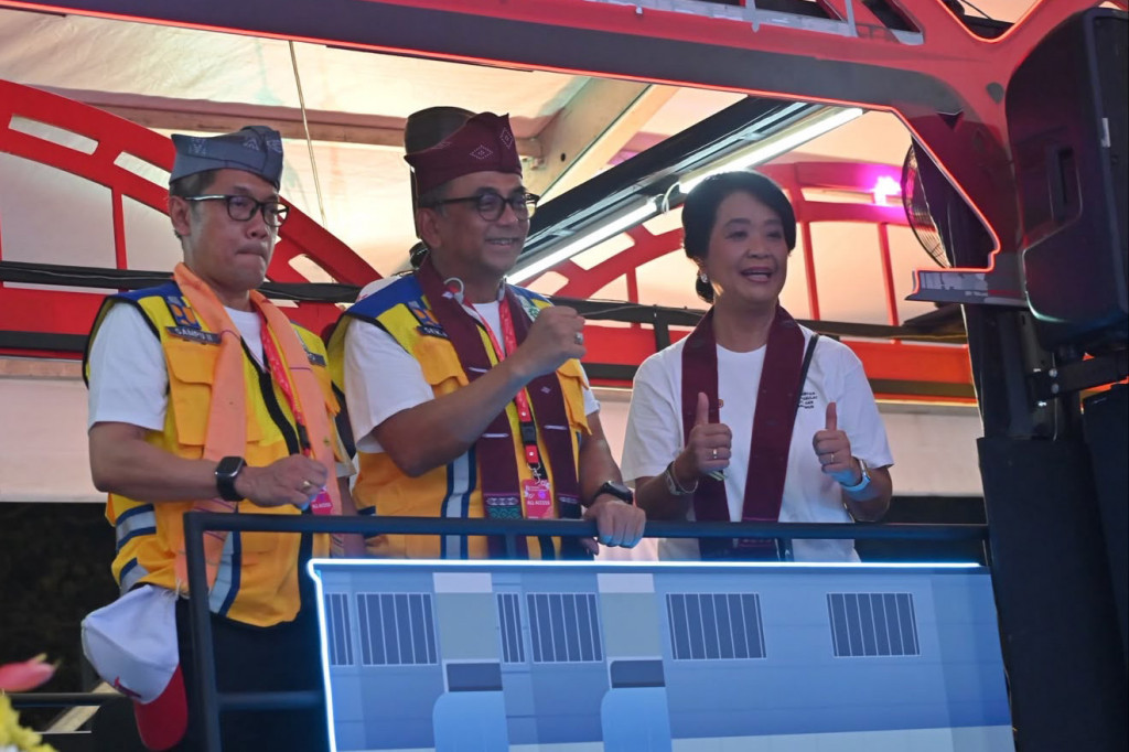 Kementerian PU hadir melalui truk karnaval yang bergabung bersama Kementerian Perumahan dan Kawasan Permukiman (PKP) serta BP Tapera. Kendaraan tersebut membawa pesan persatuan, gotong royong, dan kerja nyata pemerintah bagi masyarakat.