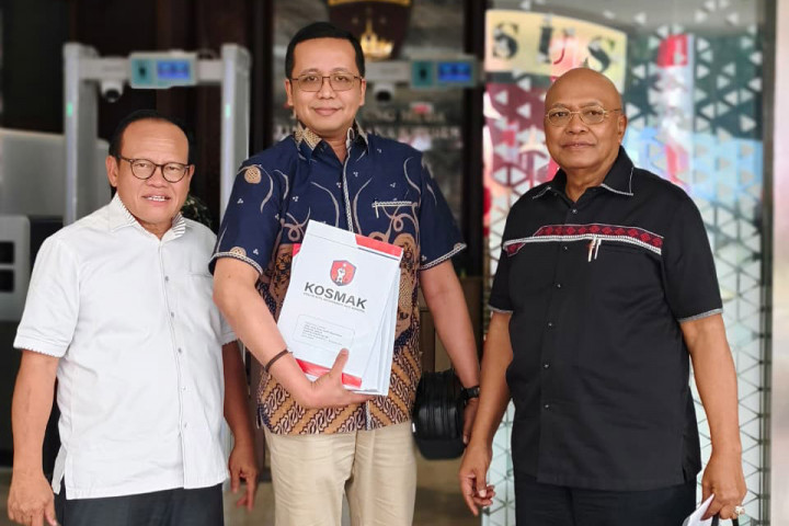Pemberantasan korupsi dinilai harus dilakukan secara adil dan tanpa pandang bulu. Setiap pihak yang ditemukan memiliki keterkaitan berdasarkan fakta dan bukti diminta diperiksa sesuai ketentuan hukum.