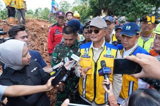 Hingga 16 Agustus, sembilan ruas jalan nasional terdampak gempa telah kembali fungsional. Sebanyak 40 titik longsoran dan empat titik patahan badan jalan ditangani dengan mengerahkan tujuh ekskavator dan empat loader.