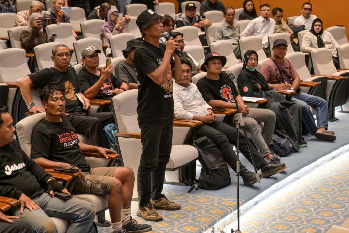 Pertemuan tersebut berlangsung setelah demonstrasi yang mendesak DPR segera mengesahkan Rancangan Undang-Undang (RUU) Perampasan Aset bagi pelaku tindak pidana korupsi.