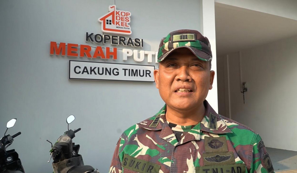 Sementara itu, Perwira Seksi Teritorial (Pasiter) Kodim 0505 Jakarta Timur Kapten Sukir mengatakan anggota Babinsa yang terlibat sejak proses pembangunan masih membantu operasional Kopdes Merah Putih Cakung Timur.