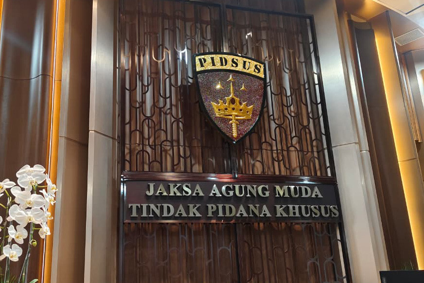 Dalam pengaduan gelombang kedua, KOSMAK meminta penyidik mendalami pihak-pihak lain yang dinilai berkaitan dengan proses pengadaan energi.