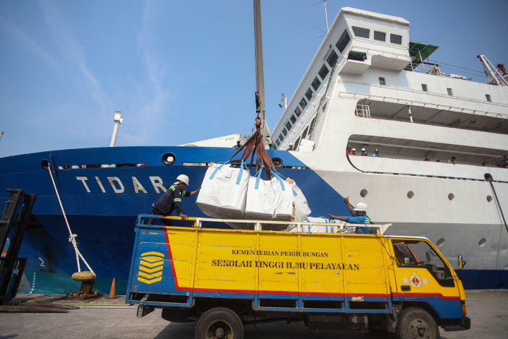PT Pelayaran Nasional Indonesia atau PT Pelni (Persero) kembali mengangkut barang bantuan kemanusiaan untuk korban bencana NTT.