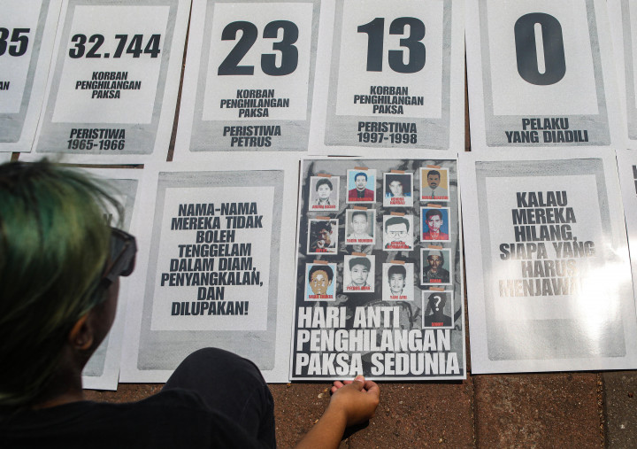 Aksi tersebut digelar untuk menyerukan penuntasan kasus-kasus penghilangan paksa yang pernah terjadi di Indonesia.