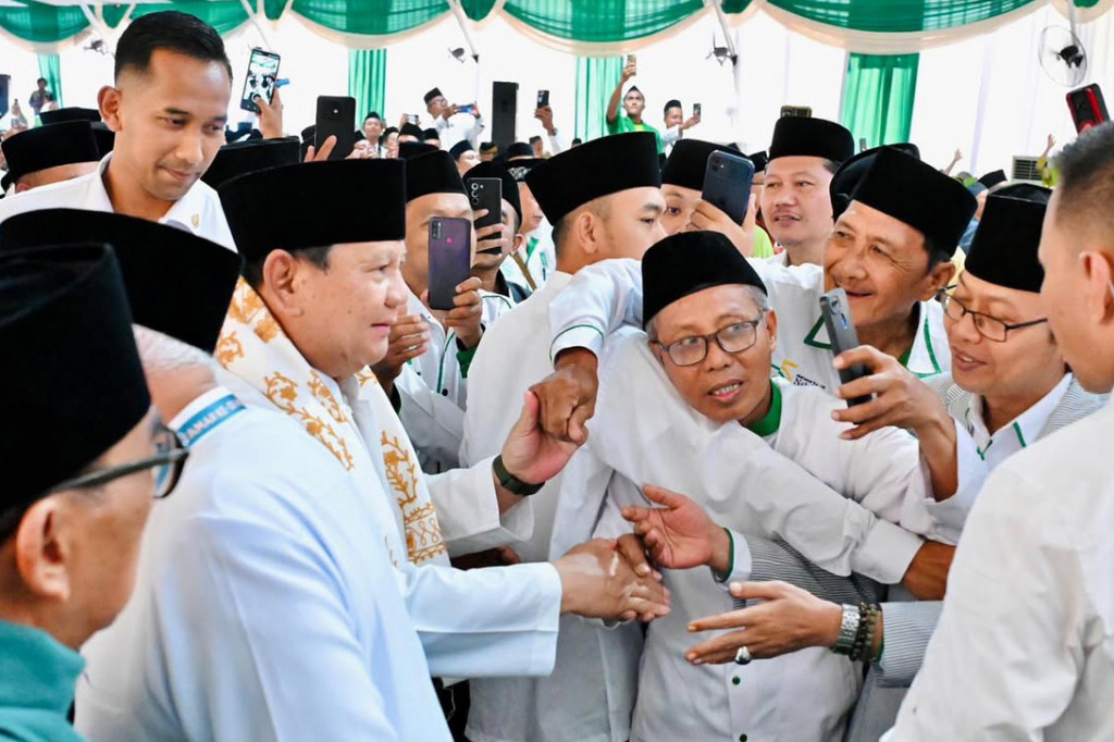 Untuk pertama kalinya dalam sejarah, Presiden Republik Indonesia hadir dalam rangkaian pembukaan sekaligus penutupan Muktamar Nahdlatul Ulama (NU).