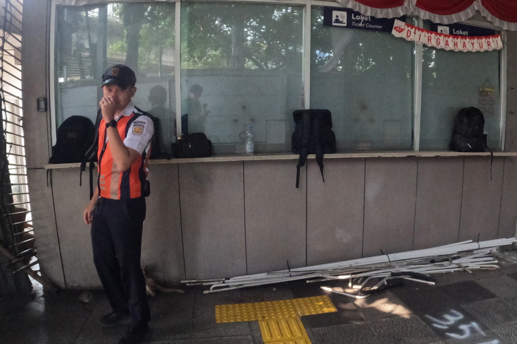 Seluruh aktivitas naik dan turun penumpang Commuter Line yang sebelumnya dilayani di Stasiun Karet kini dialihkan ke BNI City yang berjarak sekitar 500 meter. Integrasi tersebut dilakukan untuk meningkatkan keselamatan, kenyamanan, dan aksesibilitas pengguna transportasi publik di kawasan tersebut.