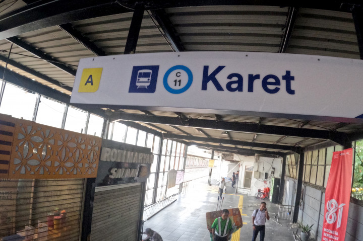 Stasiun Karet yang mulai beroperasi pada 1 Agustus 1922 tersebut resmi menghentikan pelayanan penumpang sebagai bagian dari integrasi dengan Stasiun Sudirman Baru atau BNI City. 