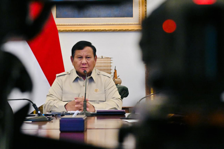 Rapat tersebut sekaligus menegaskan arah kebijakan pemerintah dalam menghadapi ancaman bencana ke depan dengan memperkuat mitigasi, memperbesar kesiapan, dan mengerahkan seluruh kekuatan negara untuk melindungi rakyat. 