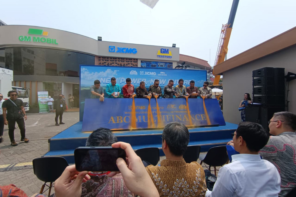 FAW FD660TH merupakan tractor head dengan mesin berkapasitas tenaga 660 HP dan torsi puncak 3.300 Nm. Kendaraan ini menggunakan transmisi ZF 12-percepatan yang dilengkapi hydraulic retarder untuk membantu pengereman saat membawa beban berat.
