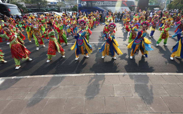Nandak Ondel-Ondel Betawi yang diikuti 2.400 peserta dari Indonesia dan mancanegara berhasil mencatatkan Rekor MURI (Museum Rekor Dunia Indonesia) sebagai Tarian Ondel-Ondel dengan peserta terbanyak, serentak dan lintas negara. 