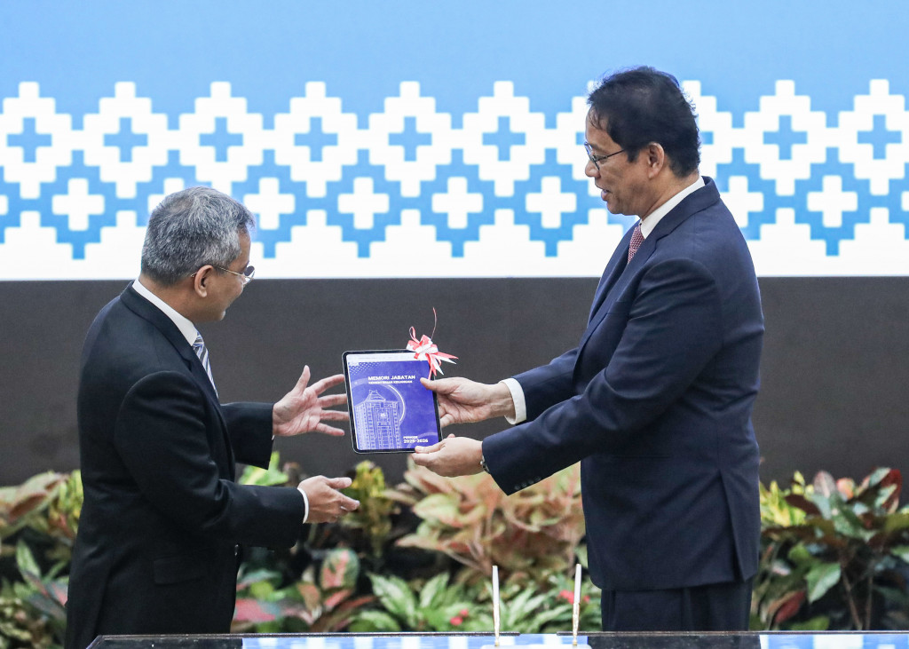 Dalam sambutannya, Suahasil menyampaikan apresiasi kepada Purbaya atas pengabdian dan kontribusinya selama memimpin Kementerian Keuangan.