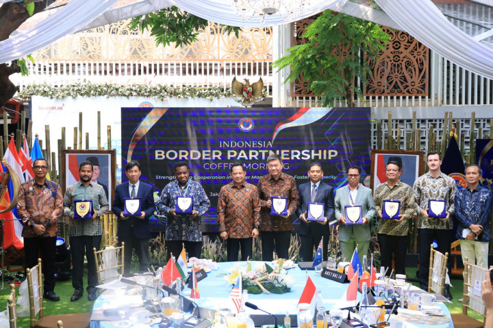 Hadir dalam forum tersebut Duta Besar Malaysia Dato' Muzaffar Shah Mustafa, Duta Besar Papua Nugini Simon Namiss, Duta Besar Timor-Leste Roberto Sarmento de Oliveira Soares, Duta Besar Vietnam Ta Van Thong, Duta Besar Singapura Kwok Fook Seng, dan Duta Besar Filipina Christopher B. Montero. Turut hadir Penasihat Australian Border Force untuk Indonesia Ian Kelly serta Konselor Politik Kedutaan Besar India Vikram Vardhan.