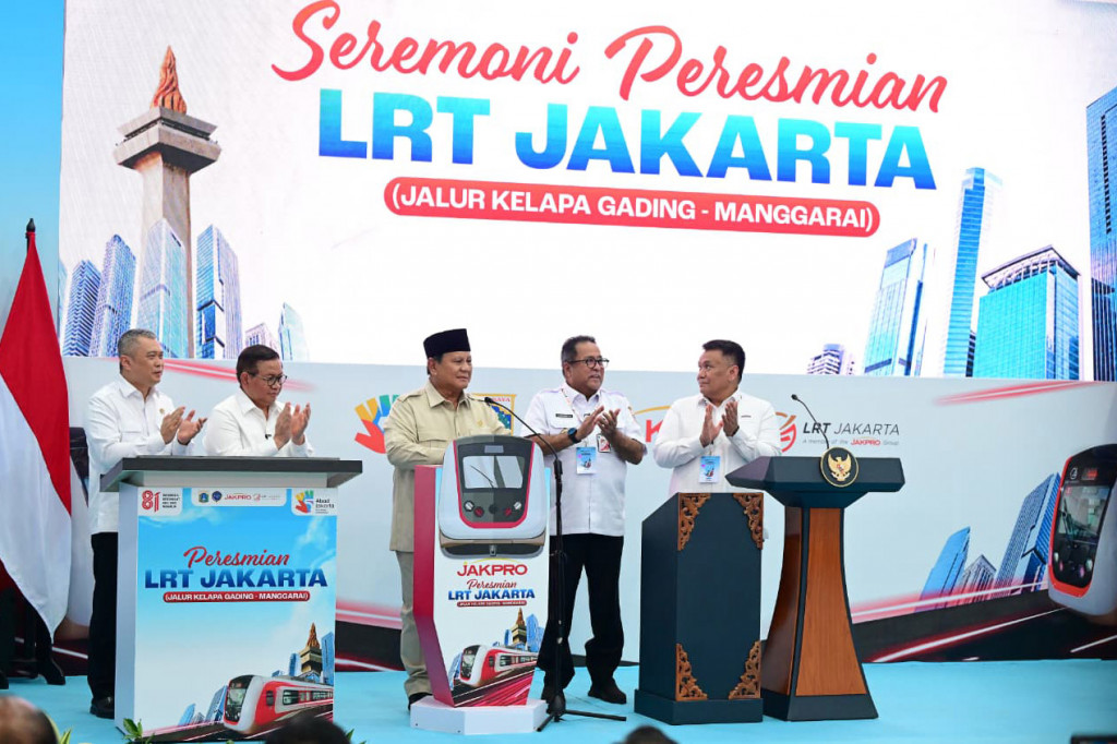 Dalam sambutannya, Presiden Prabowo menyampaikan apresiasi kepada seluruh pihak yang telah berkontribusi dalam pembangunan hingga penyelesaian LRT Jakarta Jalur Kelapa Gading–Manggarai. Kepala Negara juga menyampaikan rasa bangga atas perkembangan sistem transportasi publik di Indonesia yang terus mengalami kemajuan secara bertahap.