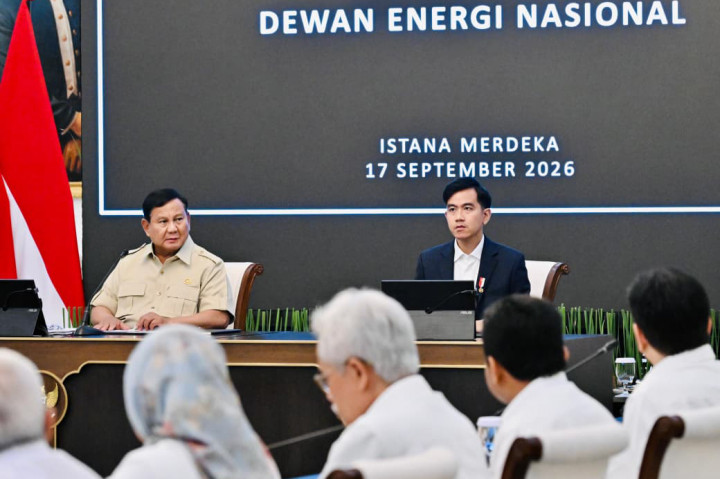 Salah satu perhatian utama dalam sidang tersebut adalah memastikan ketersediaan energi nasional tetap terjaga di tengah perkembangan geopolitik dunia. Bahlil menyampaikan bahwa berdasarkan pembahasan dalam sidang, stok bahan bakar minyak (BBM) dan cadangan nasional saat ini berada pada kisaran 18 hingga 20 hari. 