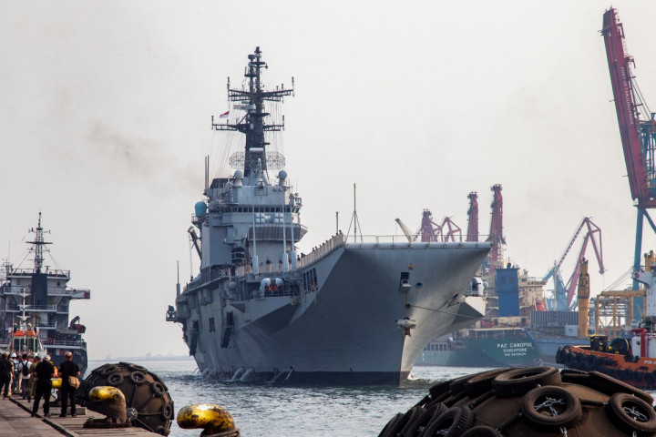 Kapal induk Giuseppe Garibaldi bekas milik Angkatan Laut Italia tiba di Pelabuhan Tanjung Priok, Jakarta, Jumat, 18 September 2026.