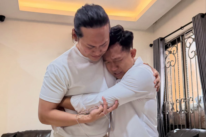 Selebgram Indra Kenz membagikan momen pertemuannya dengan Paris Pernandes setelah kembali ke rumah usai menjalani masa pidana.