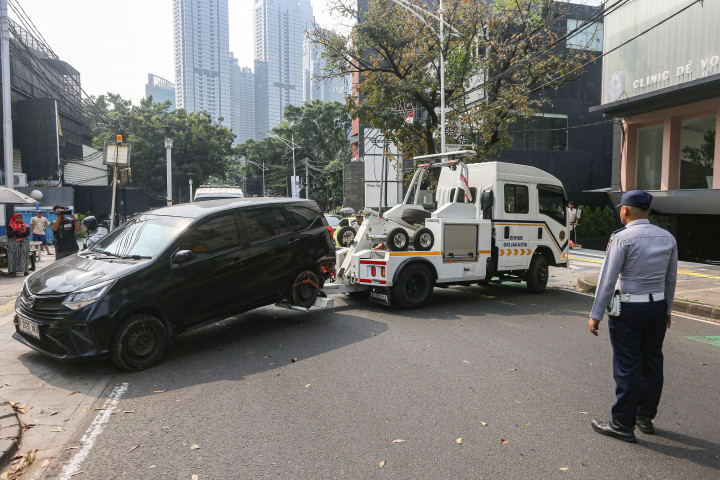 Penertiban dilakukan untuk mengembalikan fungsi trotoar, menjaga ketertiban ruang jalan, serta menciptakan kelancaran dan kenyamanan lalu lintas bagi pengguna jalan.