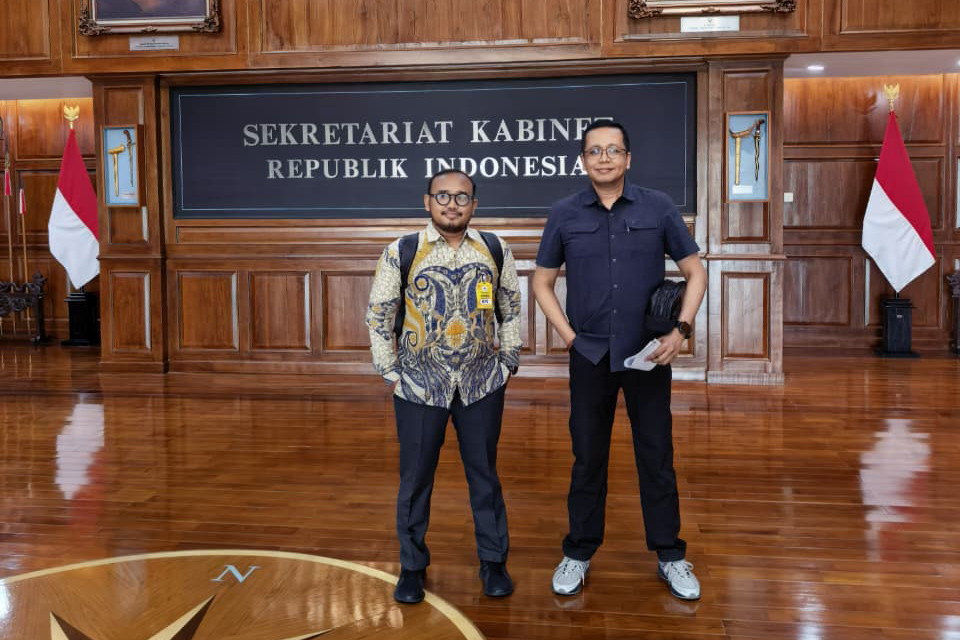 Hal tersebut turut dibahas dalam penyampaian surat dan buku oleh Koalisi Sipil Masyarakat Anti Korupsi (KOSMAK) kepada pihak pemerintah di Istana Negara, Jakarta, Rabu, 30 September 2026