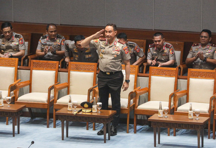 Rapat paripurna DPR menyetujui Suyudi Ario Seto sebagai Kapolri menggantikan Listyo Sigit Prabowo. 
