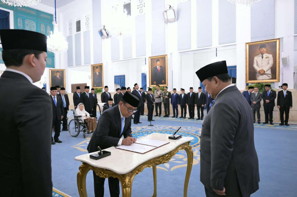 Presiden Prabowo Subianto resmi mengangkat 26 anggota Dewan Pertimbangan Presiden (Wantimpres) Republik Indonesia.