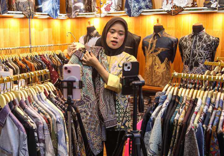 Kebijakan tersebut berlaku bagi pedagang yang melakukan transaksi melalui sejumlah platform marketplace, seperti Shopee, Tokopedia, Blibli, dan Lazada