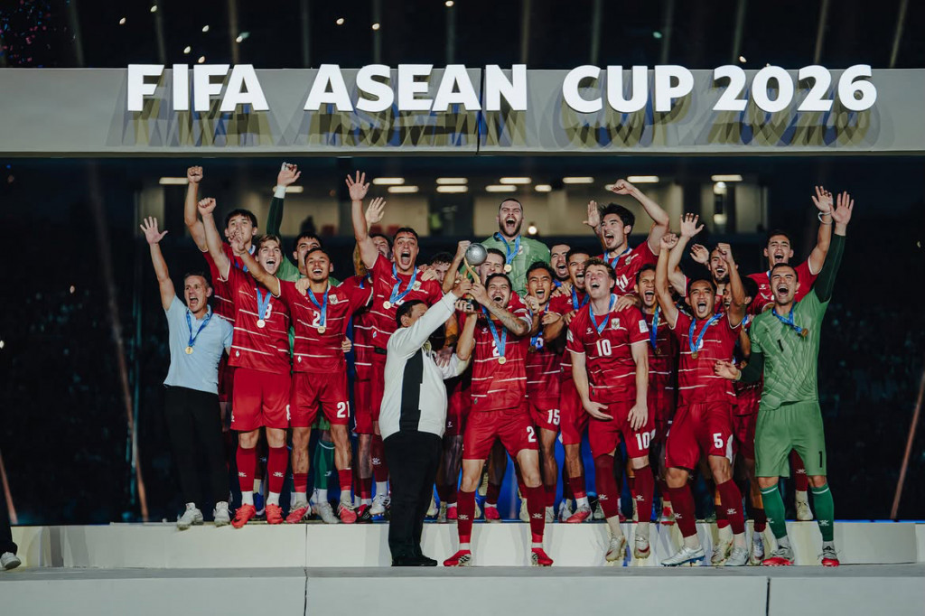 “History made!  Thank you to all the fans who have supported us through this tournament,” tulis Emil.