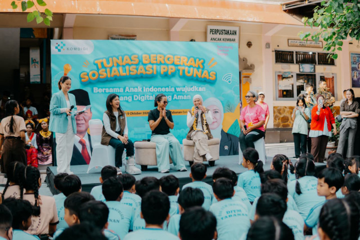 Menteri Komunikasi dan Digital Meutya Hafid mengajak anak-anak menyeimbangkan penggunaan teknologi dengan aktivitas fisik, seperti bersepeda, berolahraga, dan berinteraksi langsung dengan teman sebaya.