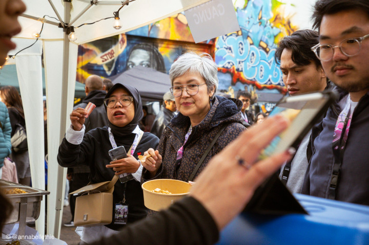 Kehadiran kuliner Indonesia melengkapi pengalaman festival sekaligus menjadi sarana pengenalan budaya kepada masyarakat internasional melalui cita rasa Nusantara. 
