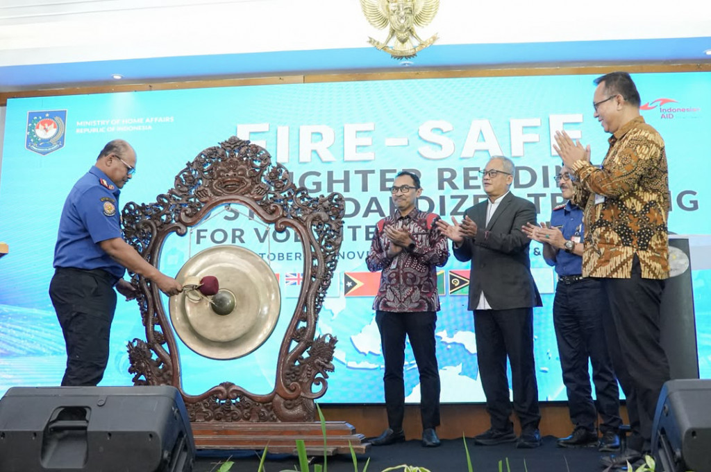 Dalam sambutannya, Direktur Jenderal Bina Administrasi Kewilayahan Kemendagri, Safrizal ZA, menegaskan pertumbuhan perkotaan, perkembangan infrastruktur, dan perubahan iklim telah meningkatkan kompleksitas risiko kebakaran.