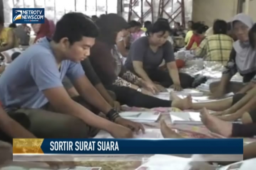 KPU Langkat Mulai Sortir dan Lipat Surat Suara