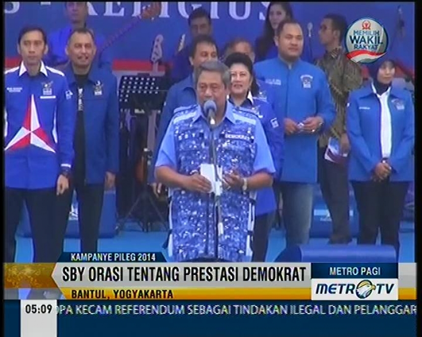 Saat Kampanye di Bantul SBY Keluarkan Jurus Menyanyi