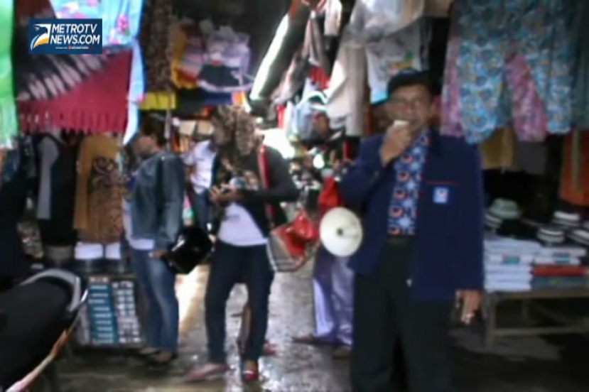 Caleg NasDem BLusukan di Pasar  