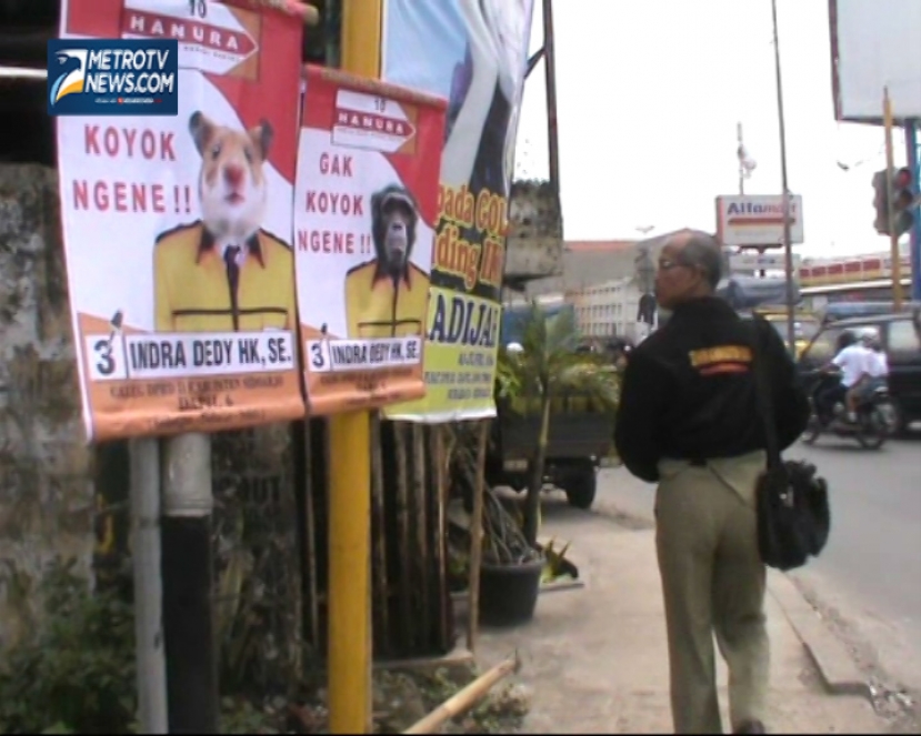 Caleg Hanura Ini Pakai Cara Kampanye yang Aneh