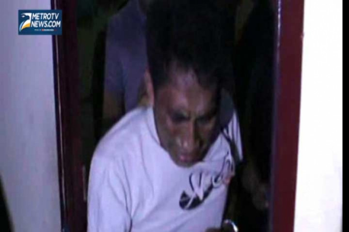 Aniaya Pacar, Pelaku Menangis saat Digelandang Ke Kantor Polisi