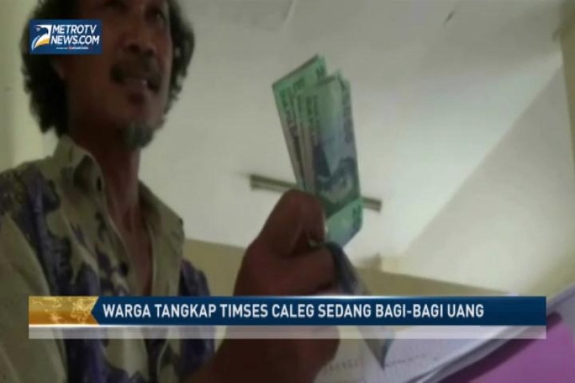 Warga Tangkap Timses Caleg Sedang Bagi-Bagi Uang