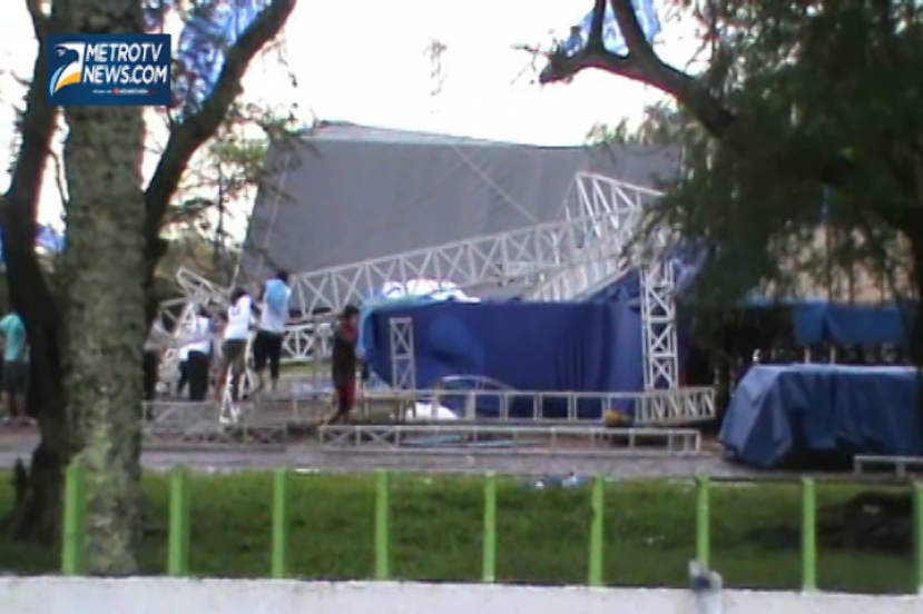 Panggung Kampanye Hatta Rajasa Roboh