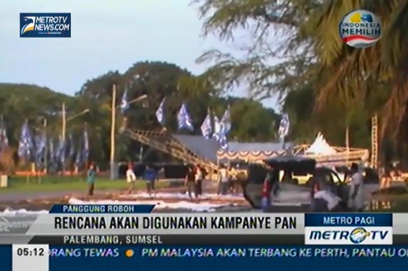 Panggung dan Tenda Kampanye Akbar PAN Roboh 