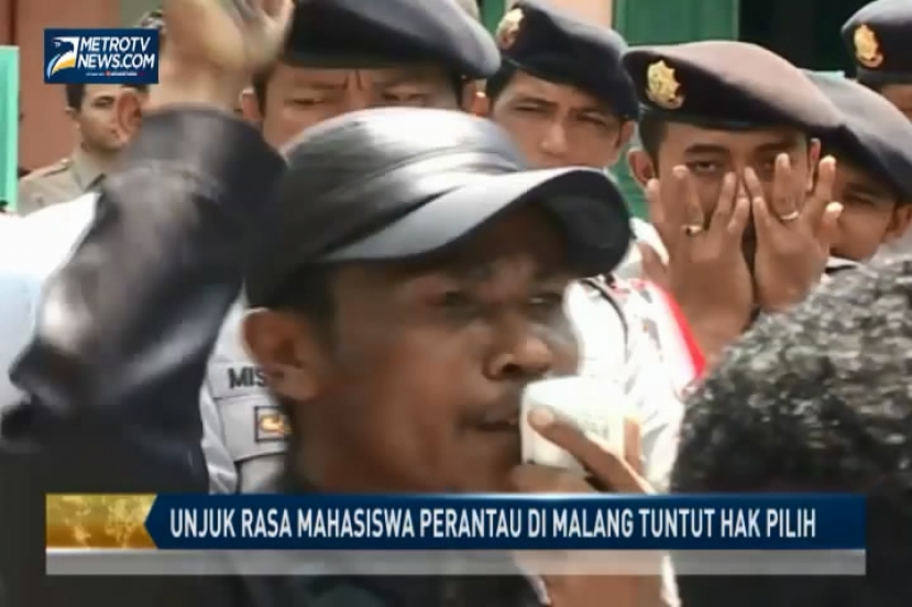 Unjuk Rasa Mahasiswa Perantau di Malang Tuntuk Hak Pilih
