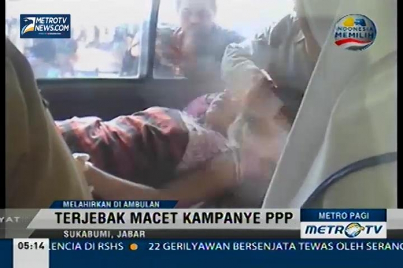 Terjebak Macet Konvoi Kampanye, Seorang Ibu Melahirkan di Ambulance