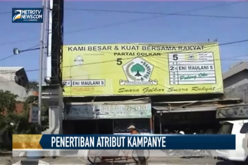 Puluhan Atribut Kampanye masih Bertebaran di Gresik