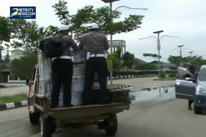 Polisi Kawal Distribusi Logistik Pemilu di Inhil