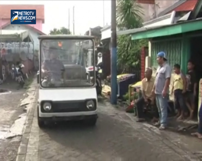 Pemilih Dijemput Pakai Mobil Golf