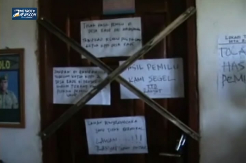KPPS Tertangkap Bagi-bagi Duit, Warga Segel Kantor Desa dan Sandera Kotak Suara