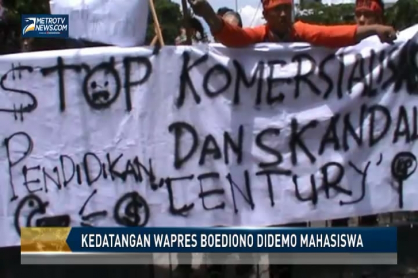 Kedatangan Wapres Boediono di Jambi Didemo Mahasiswa