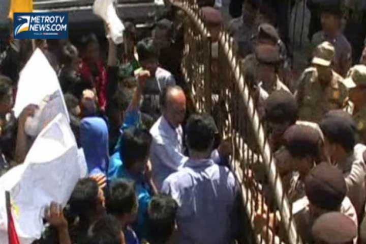 Demo Mahasiswa Tuntut Raperda Tata Ruang Kota Ricuh