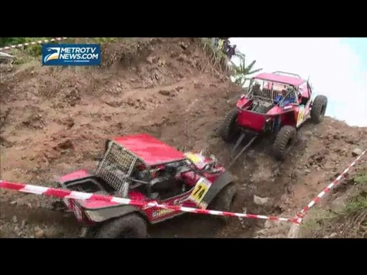 Pertarungan Sengit Offroader di Gunung Goong Tasikmalaya  