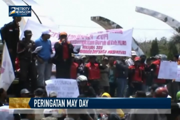 Di Bawah Sengatan Matahari Ratusan Buruh Sampaikan 9 Tuntutan