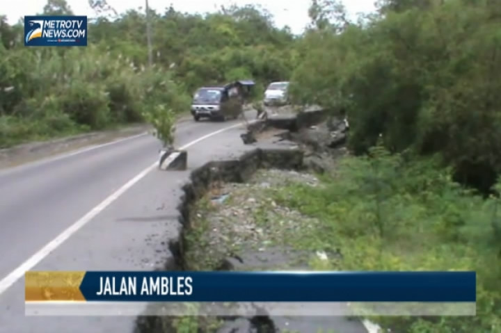 Jalan Lintas Sumatra di Kabupaten Lahat Ambles